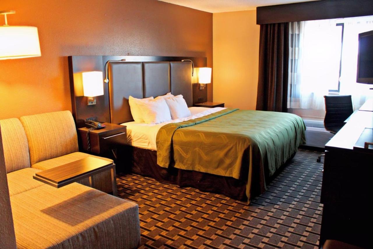 Quality Inn & Suites Detroit Metro Airport Romulus Εξωτερικό φωτογραφία