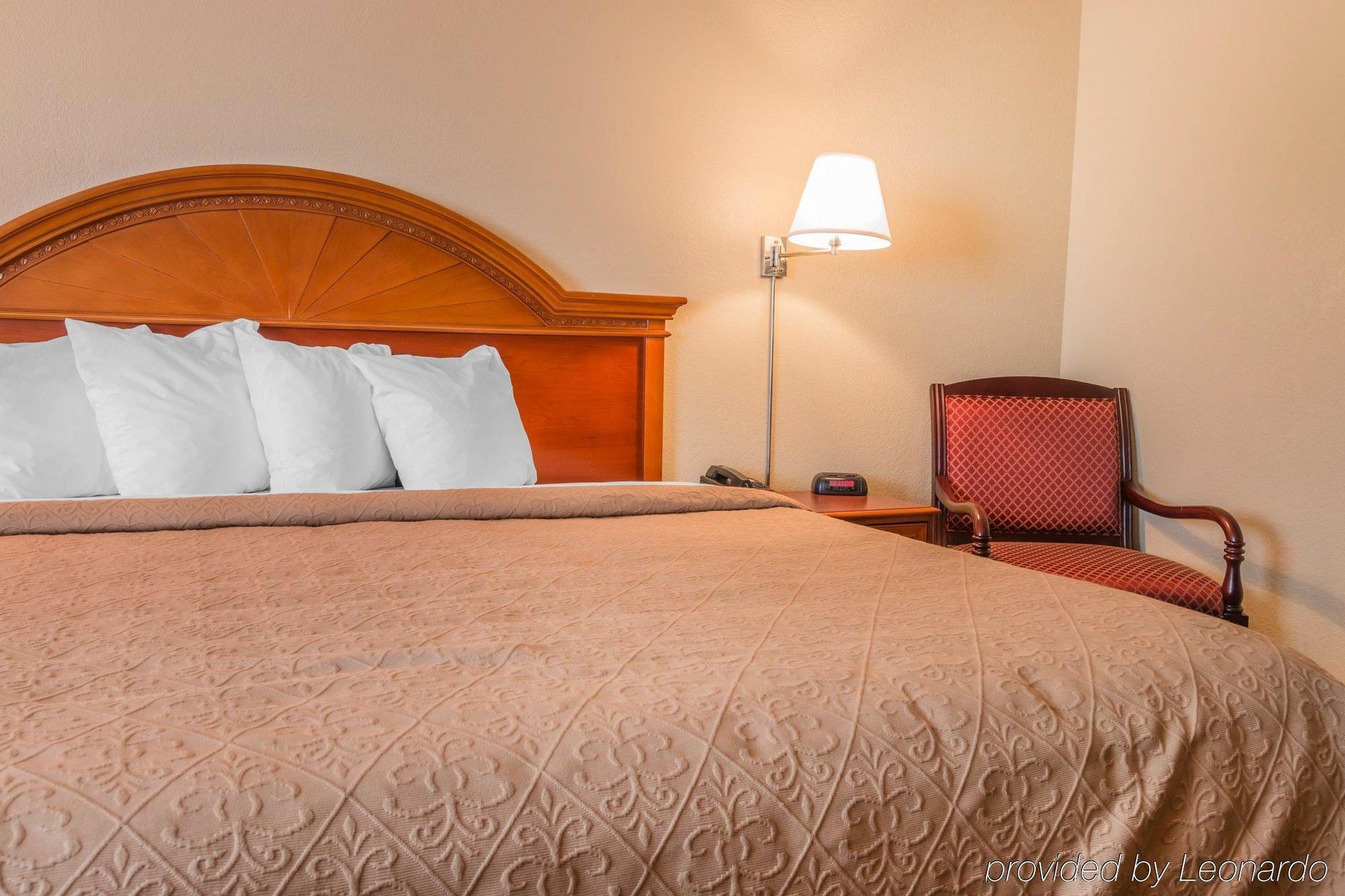 Quality Inn & Suites Detroit Metro Airport Romulus Εξωτερικό φωτογραφία