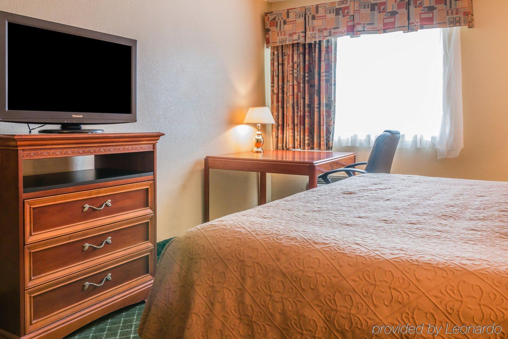 Quality Inn & Suites Detroit Metro Airport Romulus Εξωτερικό φωτογραφία