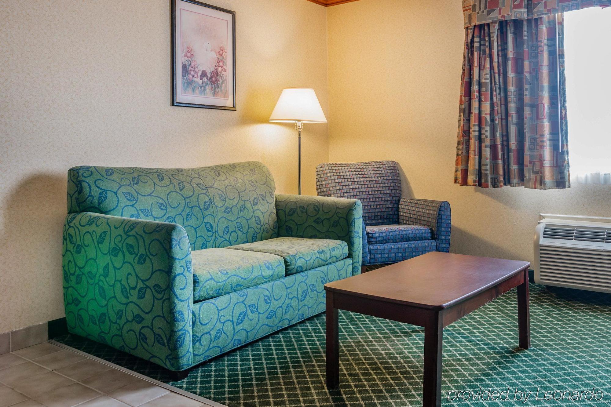 Quality Inn & Suites Detroit Metro Airport Romulus Εξωτερικό φωτογραφία