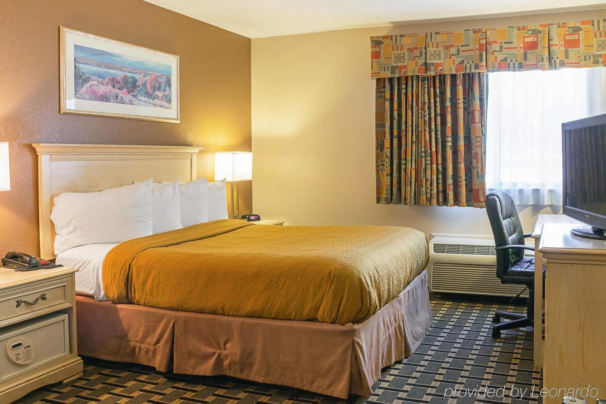 Quality Inn & Suites Detroit Metro Airport Romulus Εξωτερικό φωτογραφία